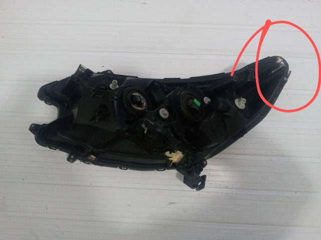 Farol Direito Honda Crv Garra Quebrada - Foto 5