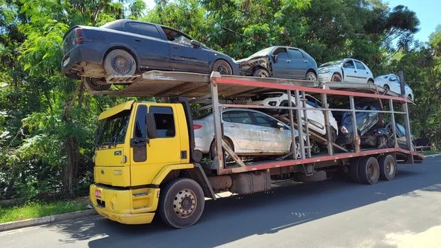 Estacionamento De Caminhões Parking 36 Peças Infantil