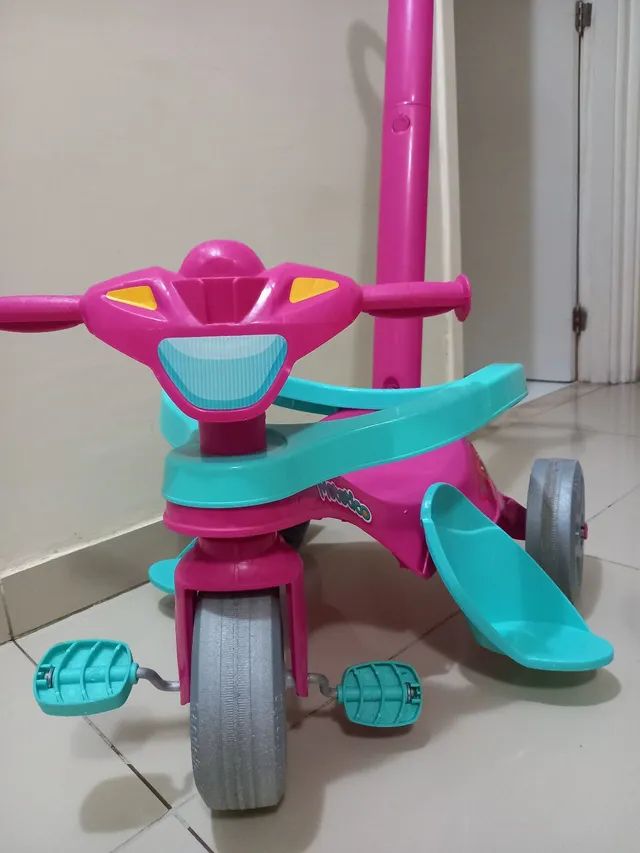 Triciclo Infantil Mototico com Empurrador Bandeirante