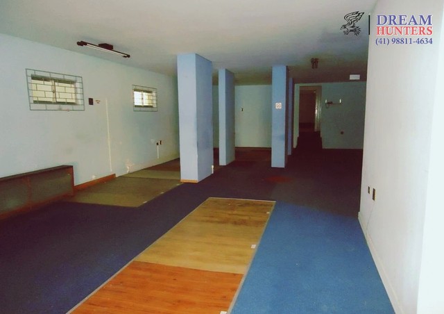 Loja Térrea com 336m², com 9 vagas, no bairro Bacacheri - Foto 4
