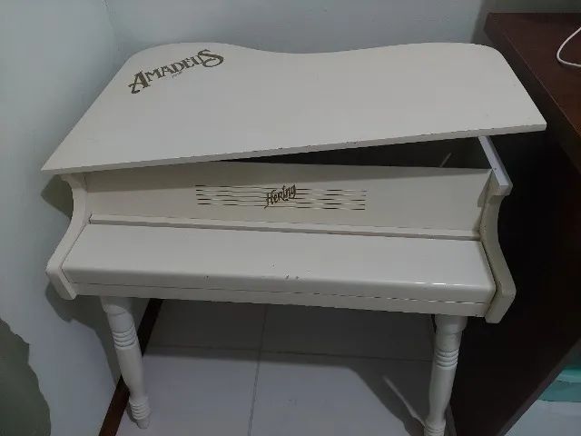 Pianinho antigo de madeira da Hering - Antiguidades - Campestre, Piracicaba  1117838025