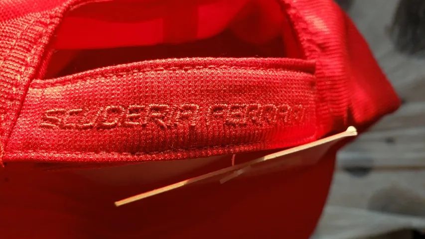 Boné Original da Fabrica Scuderia Ferrari - Vermelho - Foto 3