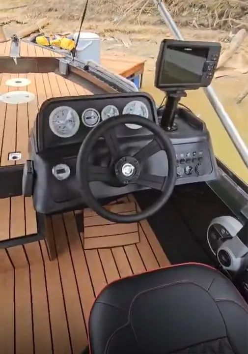 Lancha semi nova linda  - Foto 4