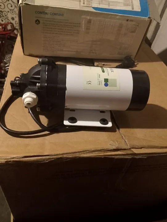 Vendo bomba pressurizadora de água  - Foto 2