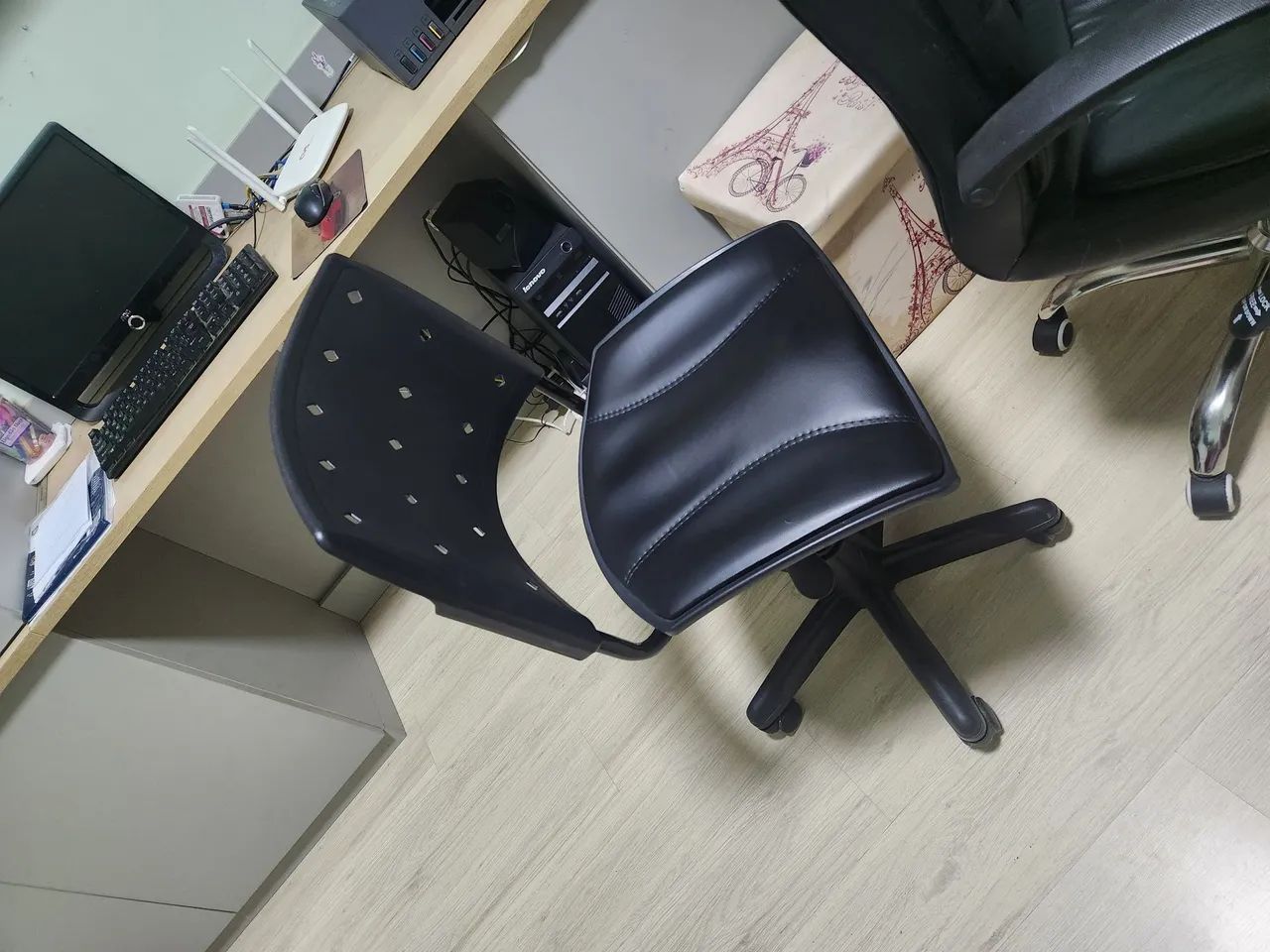 Cadeira de Escritório Giratória com Rodas