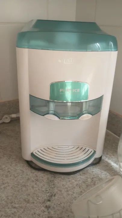 Purificador de água marca Latina