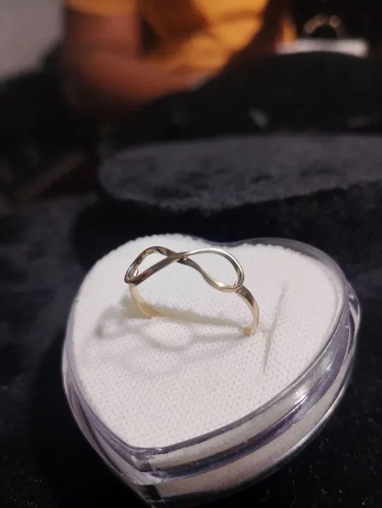 Anel de ouro18k modelo infinito 