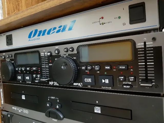 Controladora de Som CD Player Numark Modelo MP-302 - Foto 5