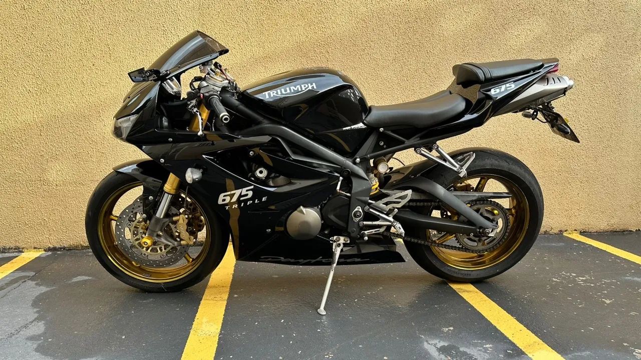 TRIUMPH DAYTONA 675 R$ 28.900 - Foto 5
