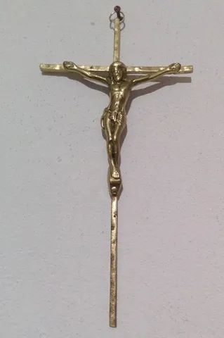 1 crucifixo em bronze