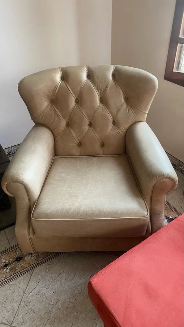 Poltrona Julliette de couro em ótimo estado - Foto 2