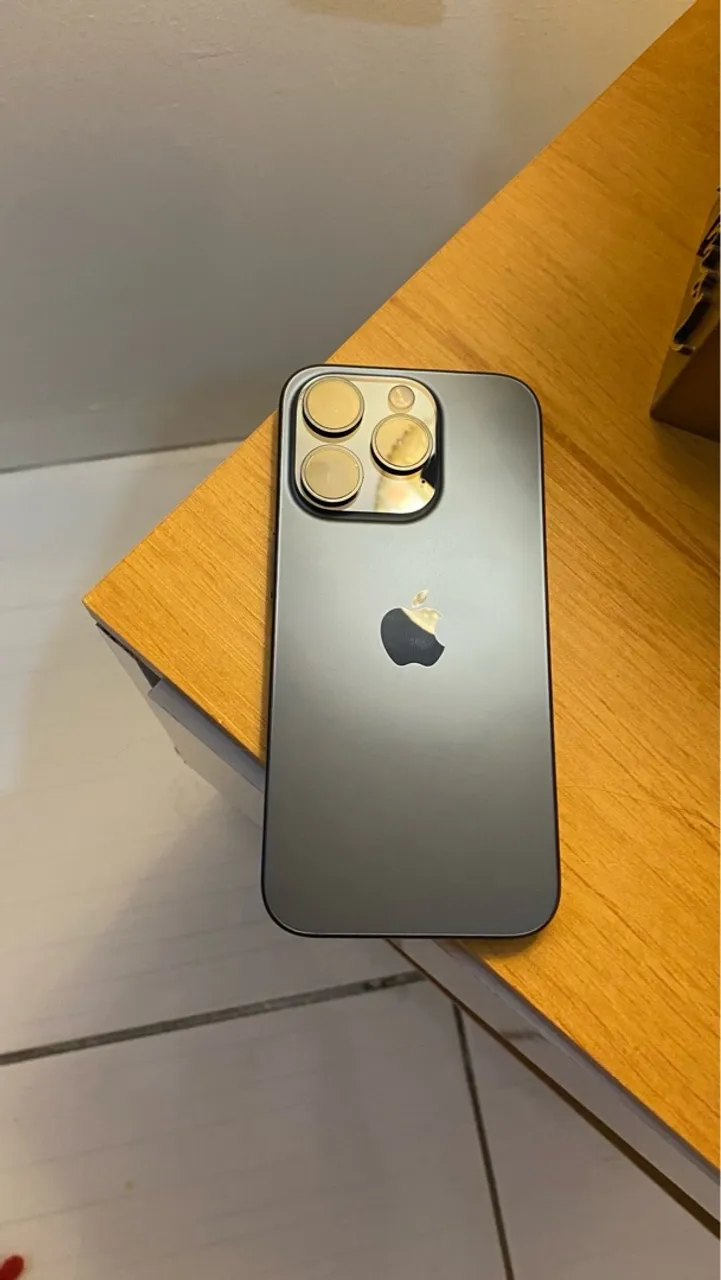 IPHONE 15 PRO - 128GB / Aceito outro celular + volta