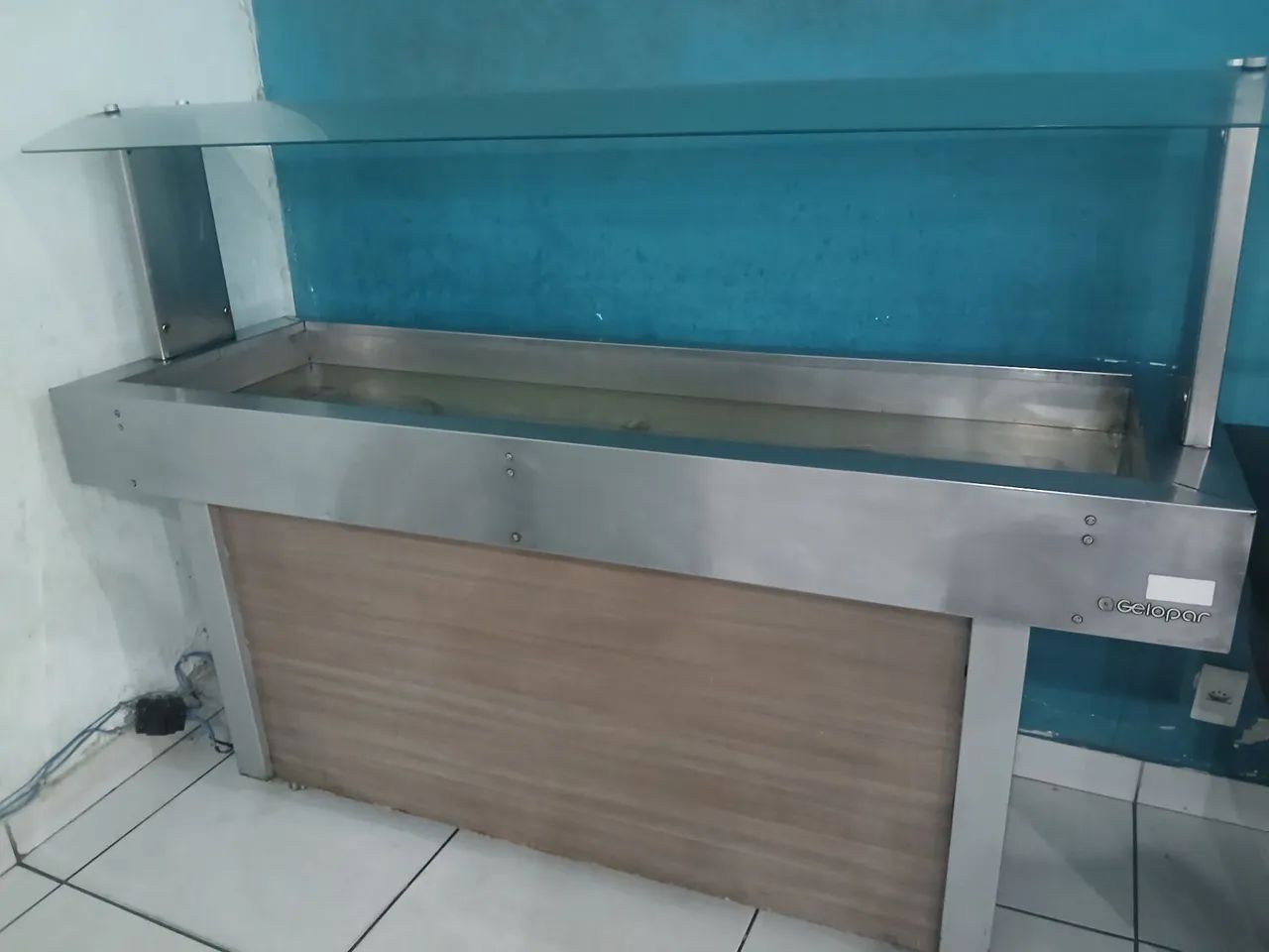 Self-service quente e para salada 