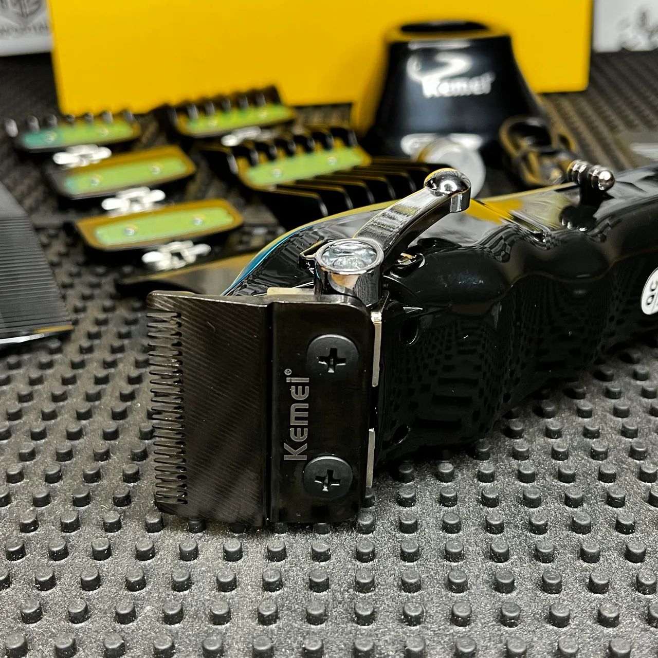 ESQUENTA BLACK FRIDAY - Máquina Kemei KM-1763 Profissional Com Base De Carregamento - Foto 3