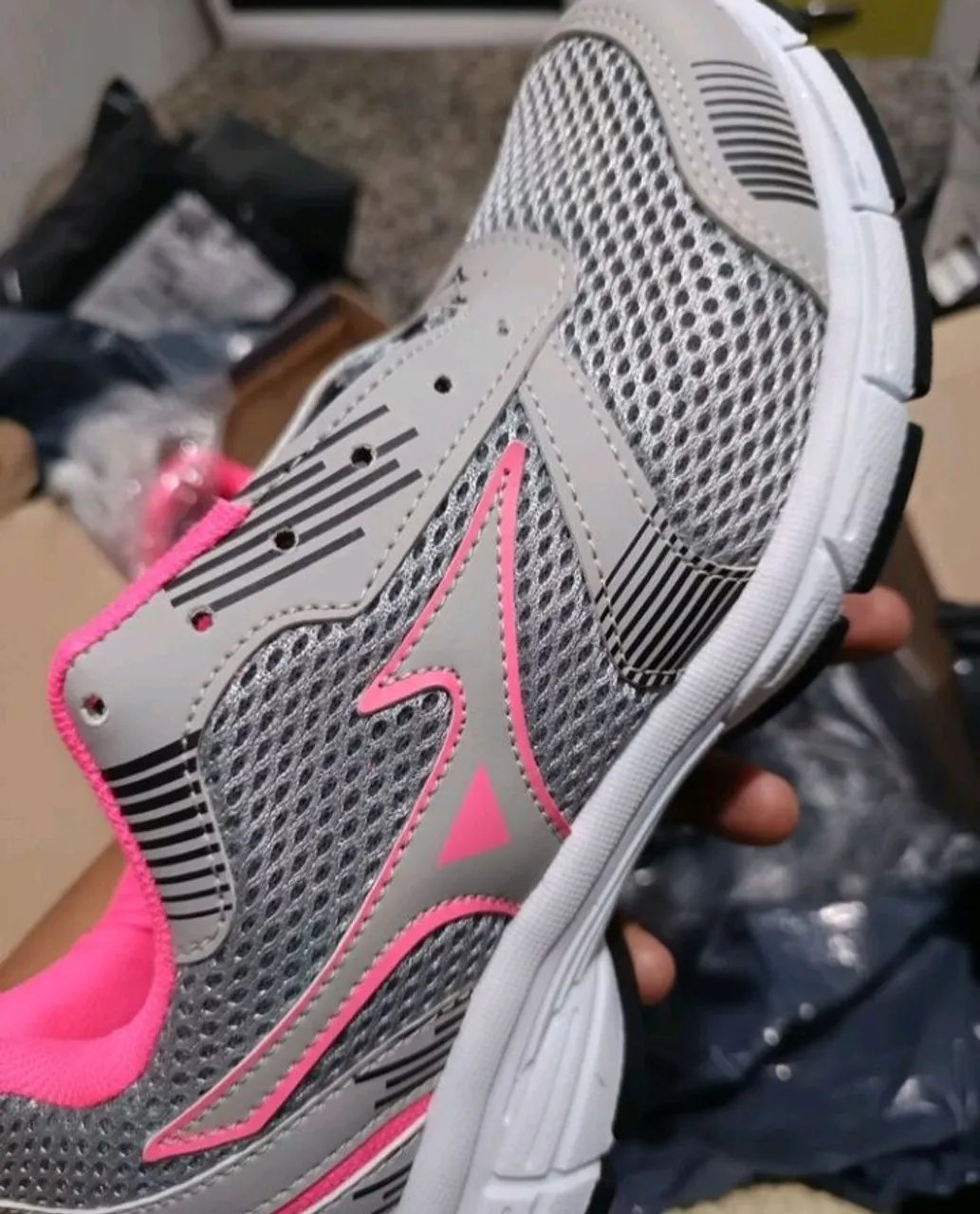 Tênis Feminino Esportivo Cinza e Rosa