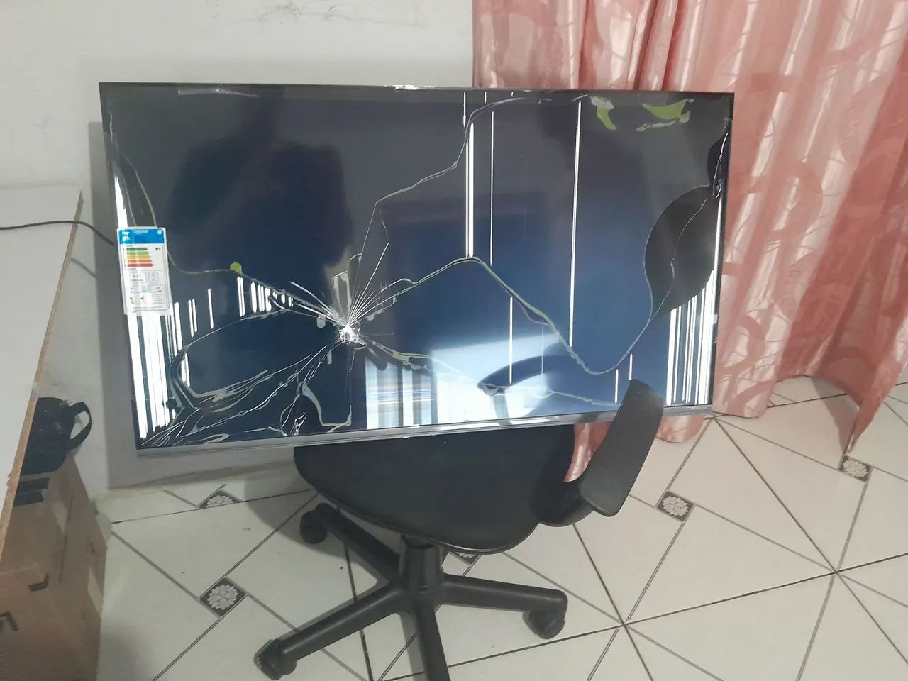 Tv PHILCO 40 polegadas com o display quebrado - Foto 2