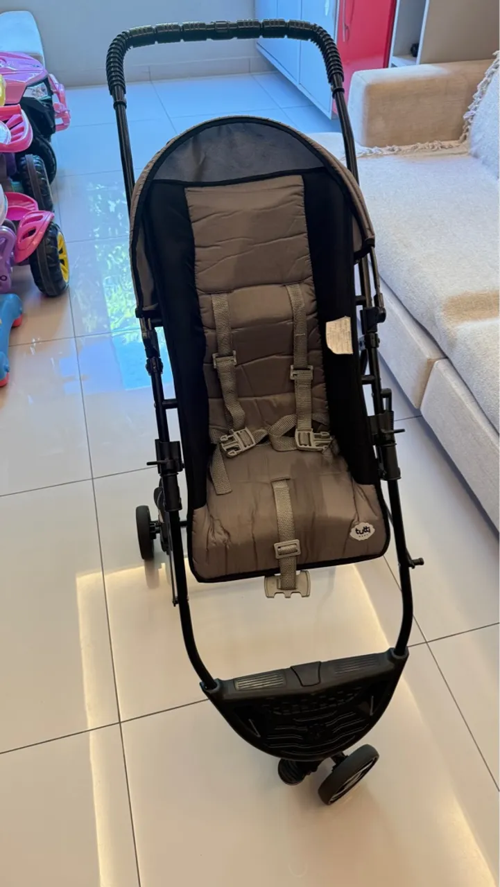 Carrinho de Bebê Compacto e Seguro