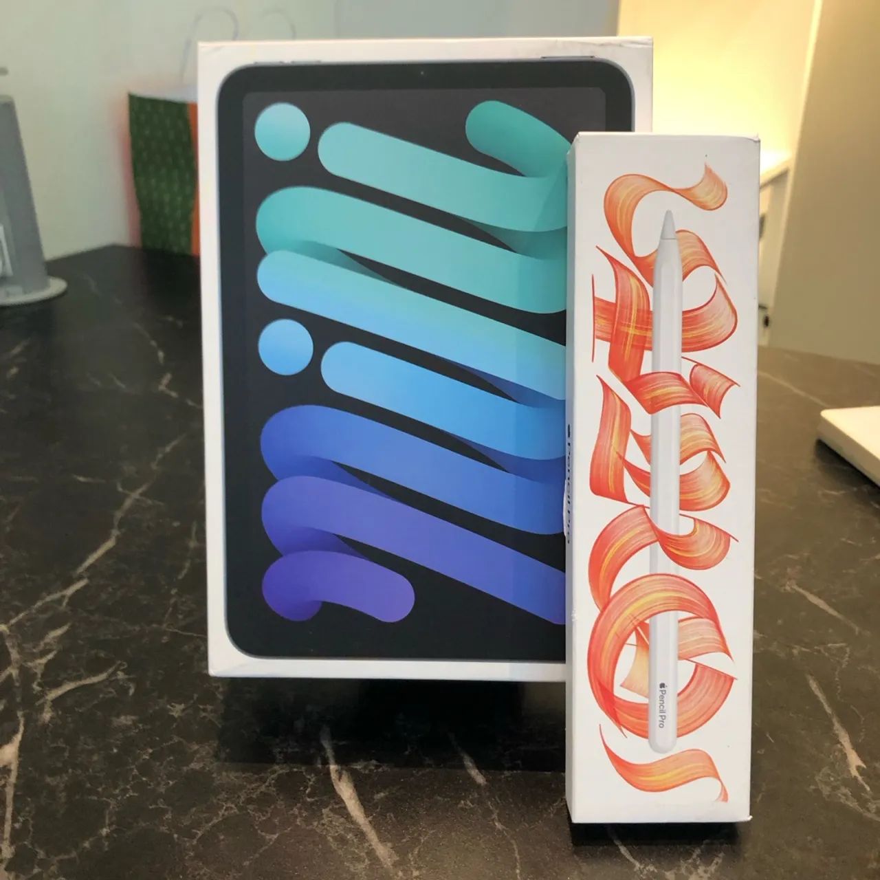 iPad Mini (A17 Pro) 128gb com Apple Pencil Pro - Novo e Lacrados