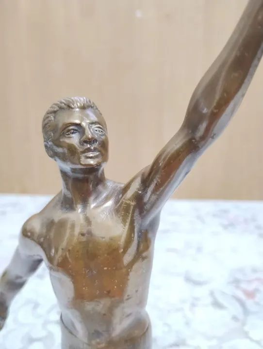 Estátua antiga de bronze - Foto 2