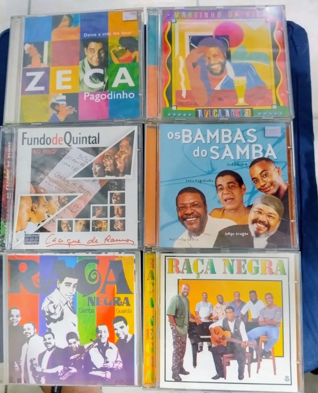 06 CDs de samba e pagode. 