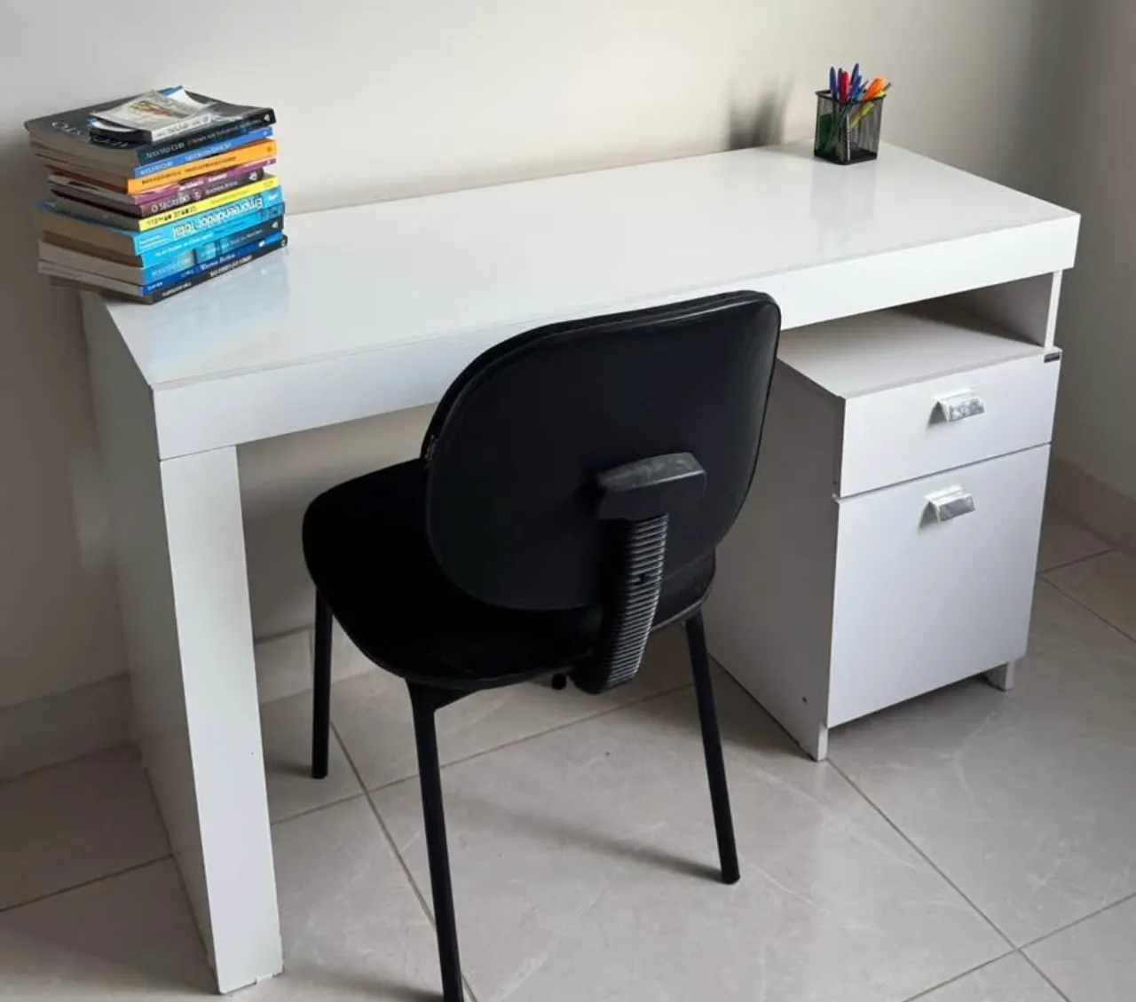 Mesa de Escritório Branca com Gaveta + Gaveta