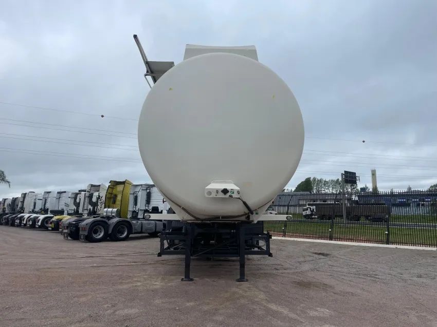 CARRETA TANQUE RANDON VANDERLEIA 43 MIL LITROS ANO 12 - Foto 3