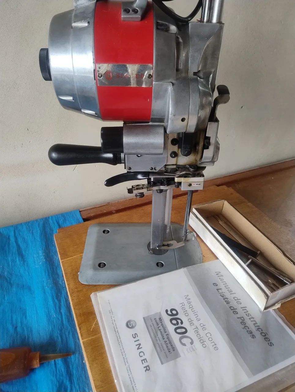Máquina de cortar tecido Singer 8 polegadas 220V