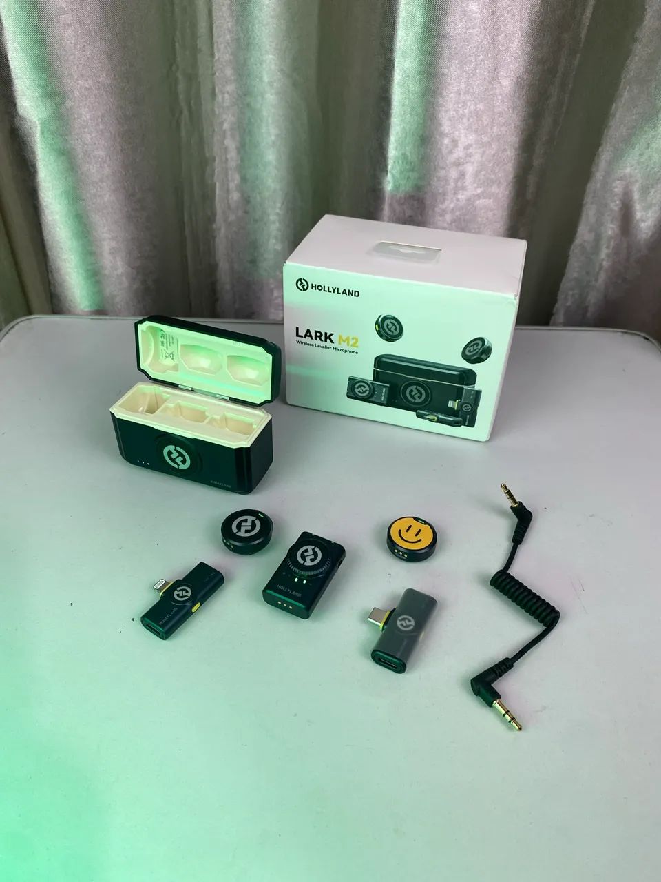 Hollyland Lark M2 - Kit Universal de 2 Microfones Sem Fio Compactos