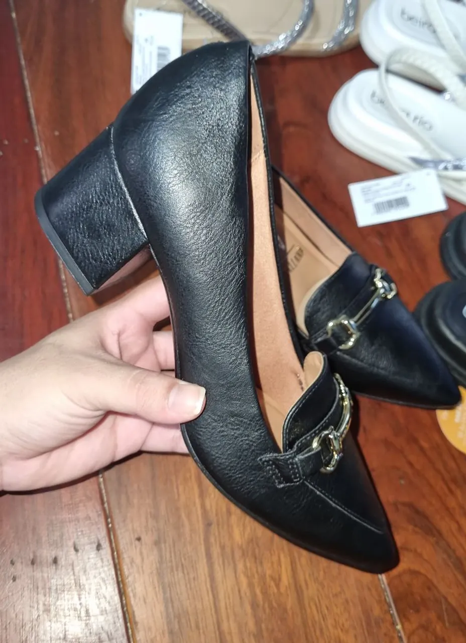 Sapato Scarpin Salto Bloco Preto com Detalhes