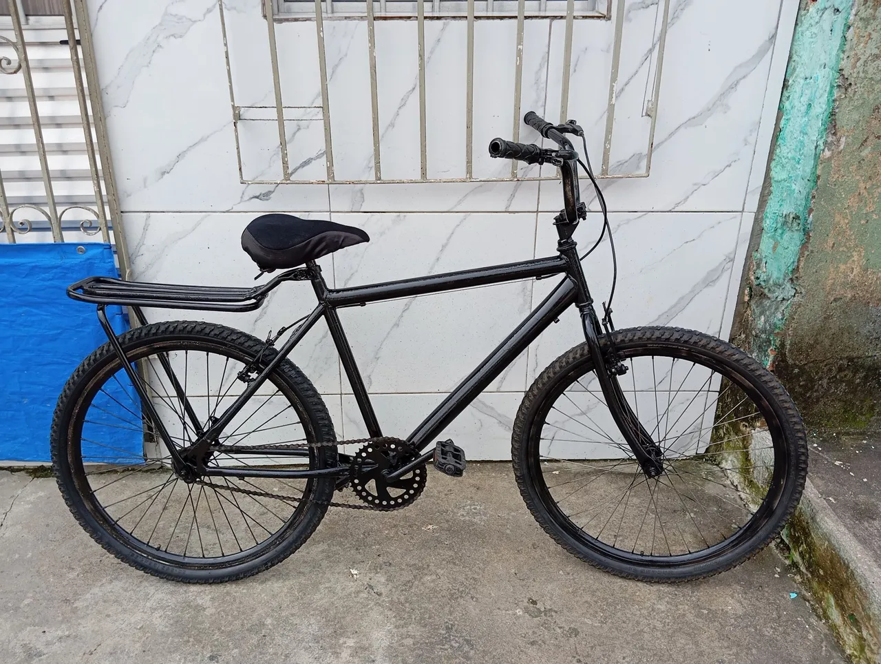 Bicicleta Aro 26 Preta com Bagageiro
