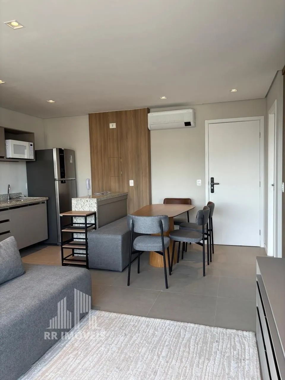 RR8361 Studio MOBILIADO 40m² CONDOMÍNIO FIORI - OPORTUNIDADE - 1 Dormitório 1 Vaga - Barue