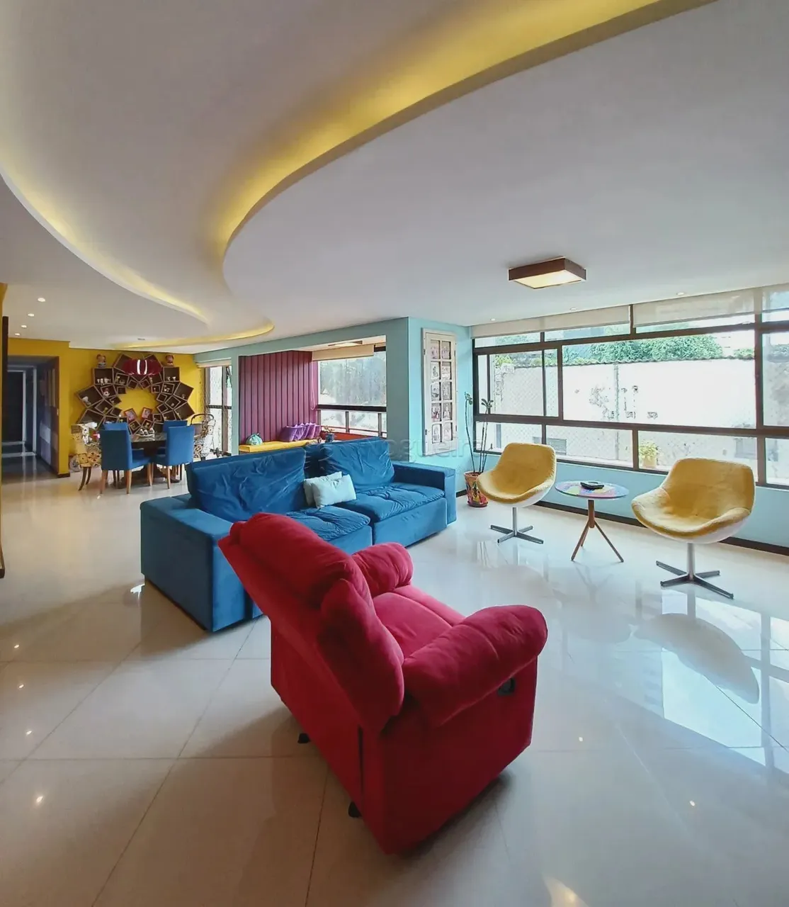 Imóvel para venda possui 200 metros quadrados com 4 quartos em Casa Forte - Recife - PE