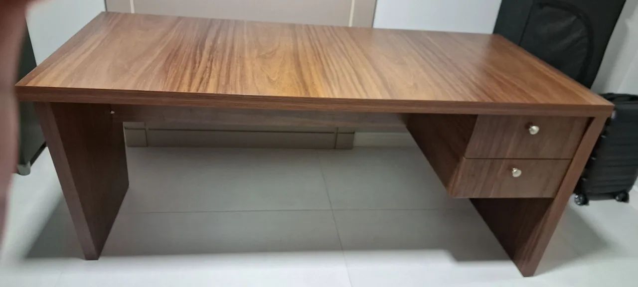 Mesa de escritório em madeira maciça64596066068867120