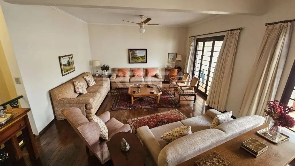 Linda Casa à Venda no Jardim Sumaré, Ribeirão Preto: 3 Dormitórios e 5 Vagas de Garagem!