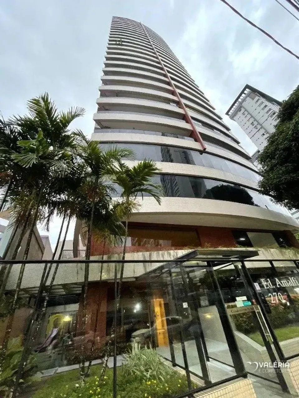 Apartamento em Batista Campos com 2 suítes e 2 Vagas - Belém - PA