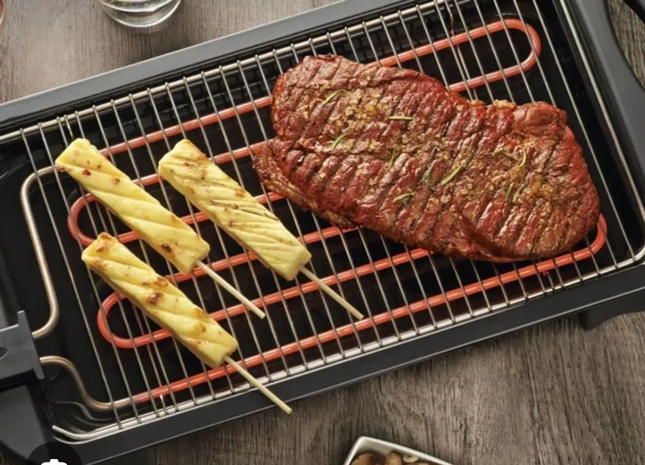 Churrasqueira Elétrica para Grelhar Carnes e Legumes