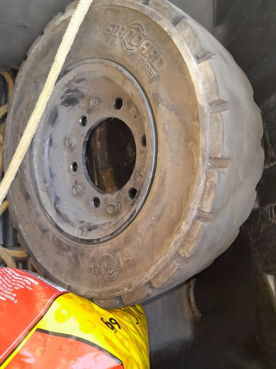 Pneu para Empilhadeira Standard Tyres ST-3000