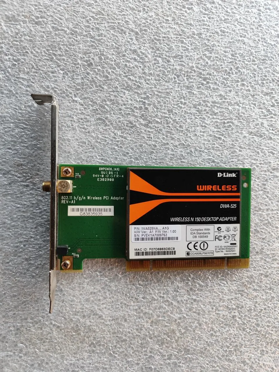 Placa wireless D-link: Entrego