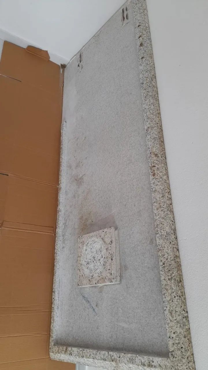 Vendo mesa de marmore em granito branco... medindo 1.74 comprimento por 70 largura  - Foto 2