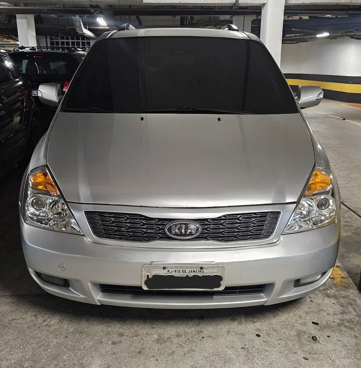 Kia Carnival 3.5 2012 8 lugares blindada