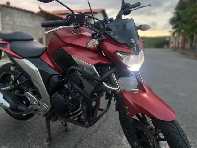 FAZER 250 VERMELHO FOSCO - IPVA 2025 pago - faz 36,4 KM/L - Só pegar e andar - Foto 5