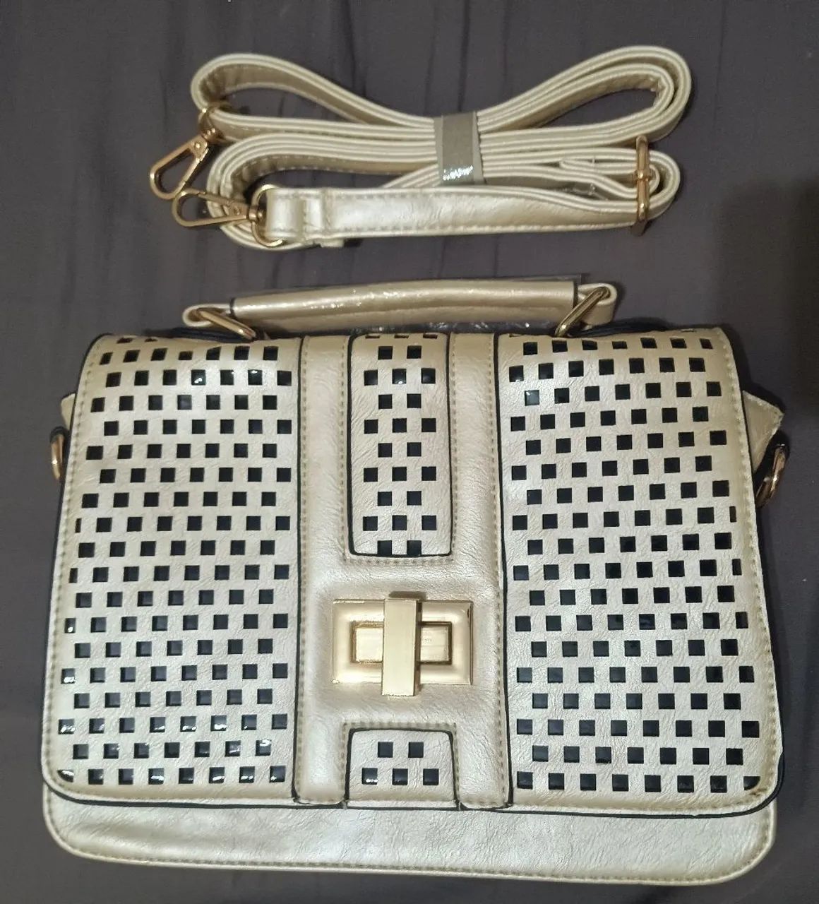 Bolsa Off White com Detalhes Preto - Elegância e Estilo - Foto 2