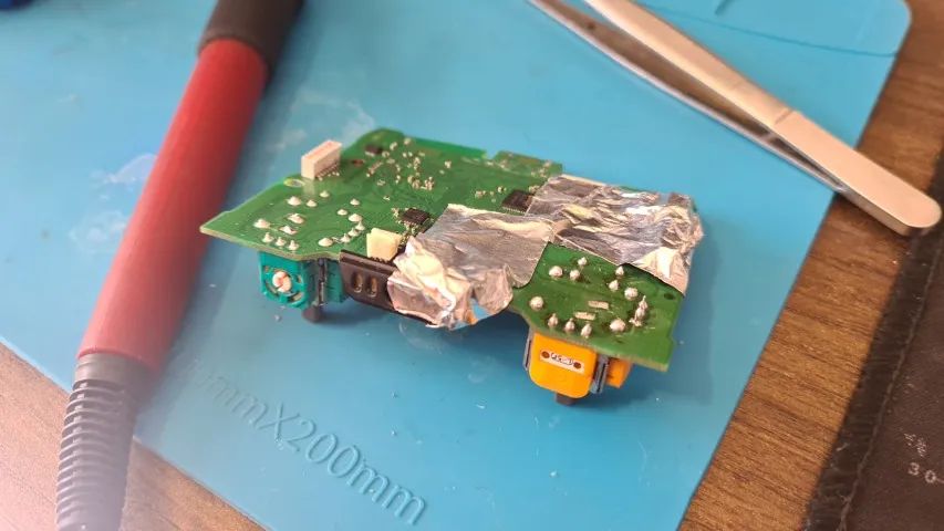 Troca de analógico de controle de video game com problema de drift - Foto 2