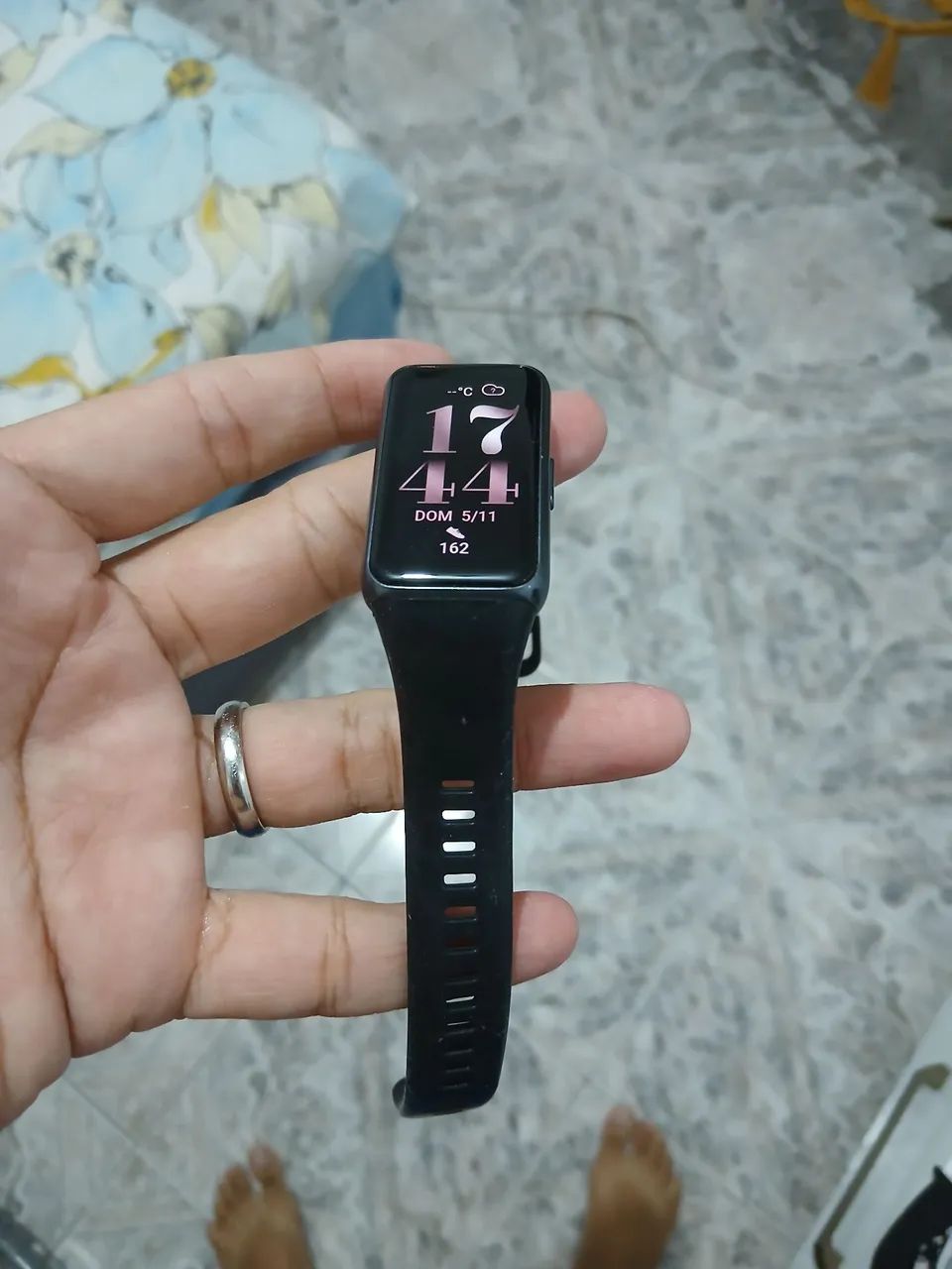Huawei Band 6 Dark gray, pulseira graphite black FRA-B19