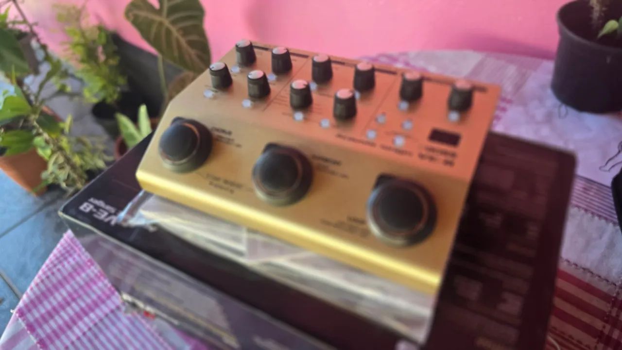 【新品・未開封】 BOSS VE-8 AcousticSinger Pedal Boss Vocal VE8 | Amazon.com.br