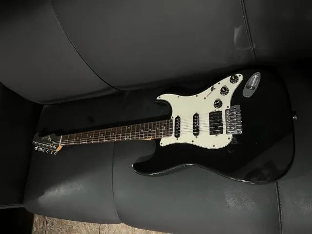 Guitarra Stratocaster Eagle preta - Foto 2