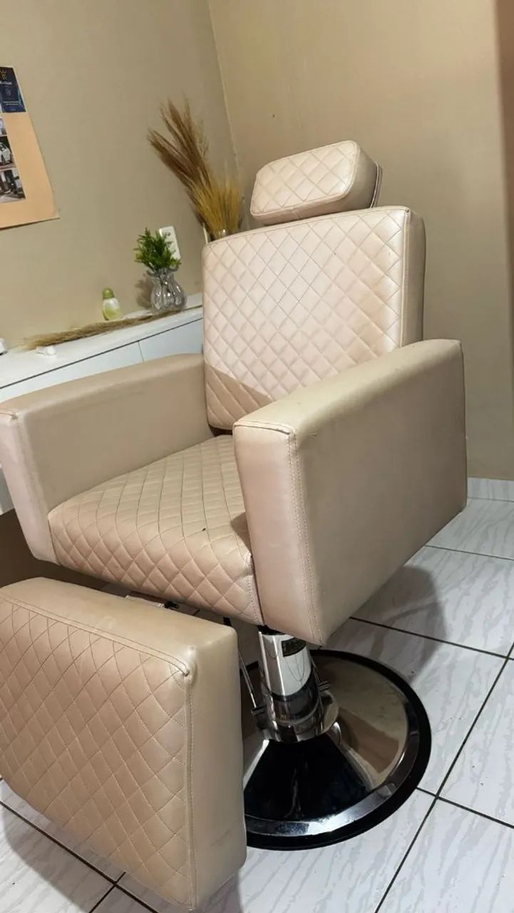 Cadeira de cabeleireiro com apoio para os pés - Foto 2