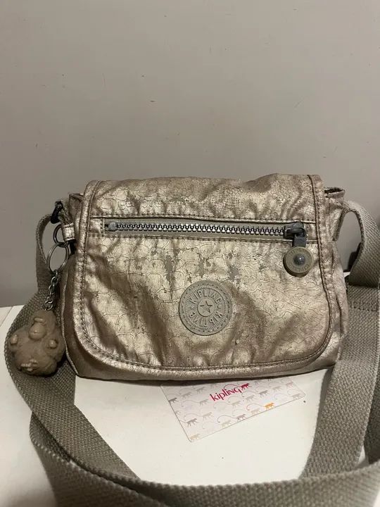 Bolsa Kipling Dourada modelo Sabian - Foto 3