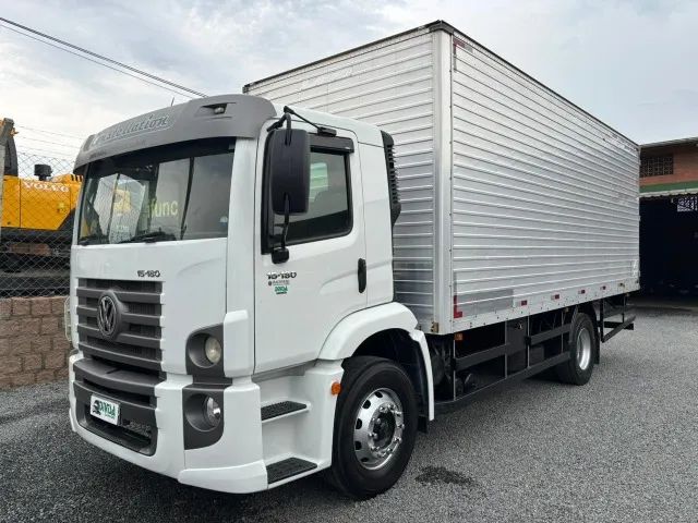 Volkswagen 15-180 Constellation com Baú 7 metros - Foto 4