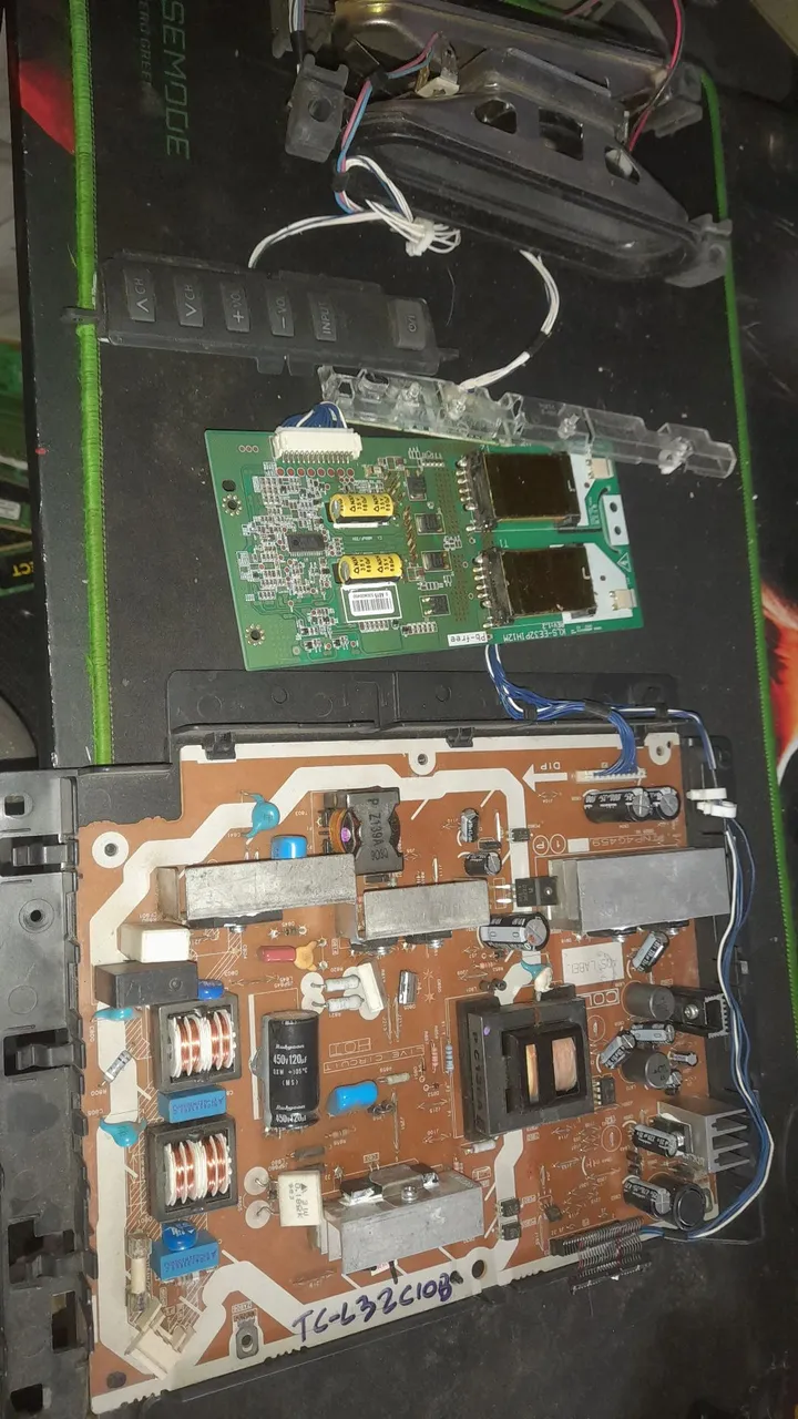 placas fonte,inverter e comandos tv TC-L32c10b 